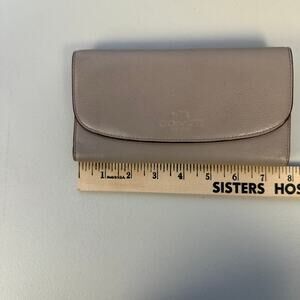 COACH Vintage Mauve Taupe Trifold Soft Leather Embossed Wallet Zipper ID Slot